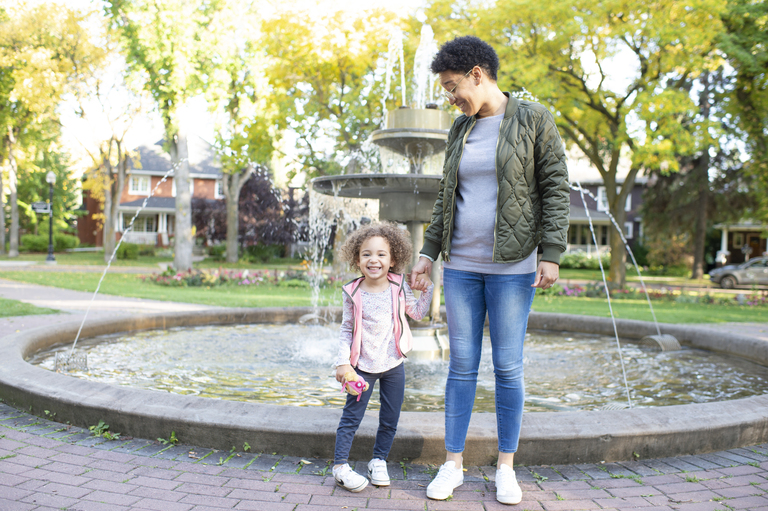 alexander circle mom amd daughter portraits, edmonton portrait photographer, images by FO Photography (8)